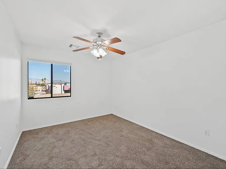 3776 E Felix Blvd — Photo 18