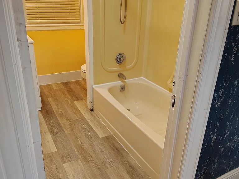 Bathtub/shower