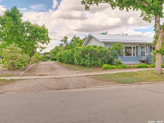 4th image of 125 5th AVENUE W