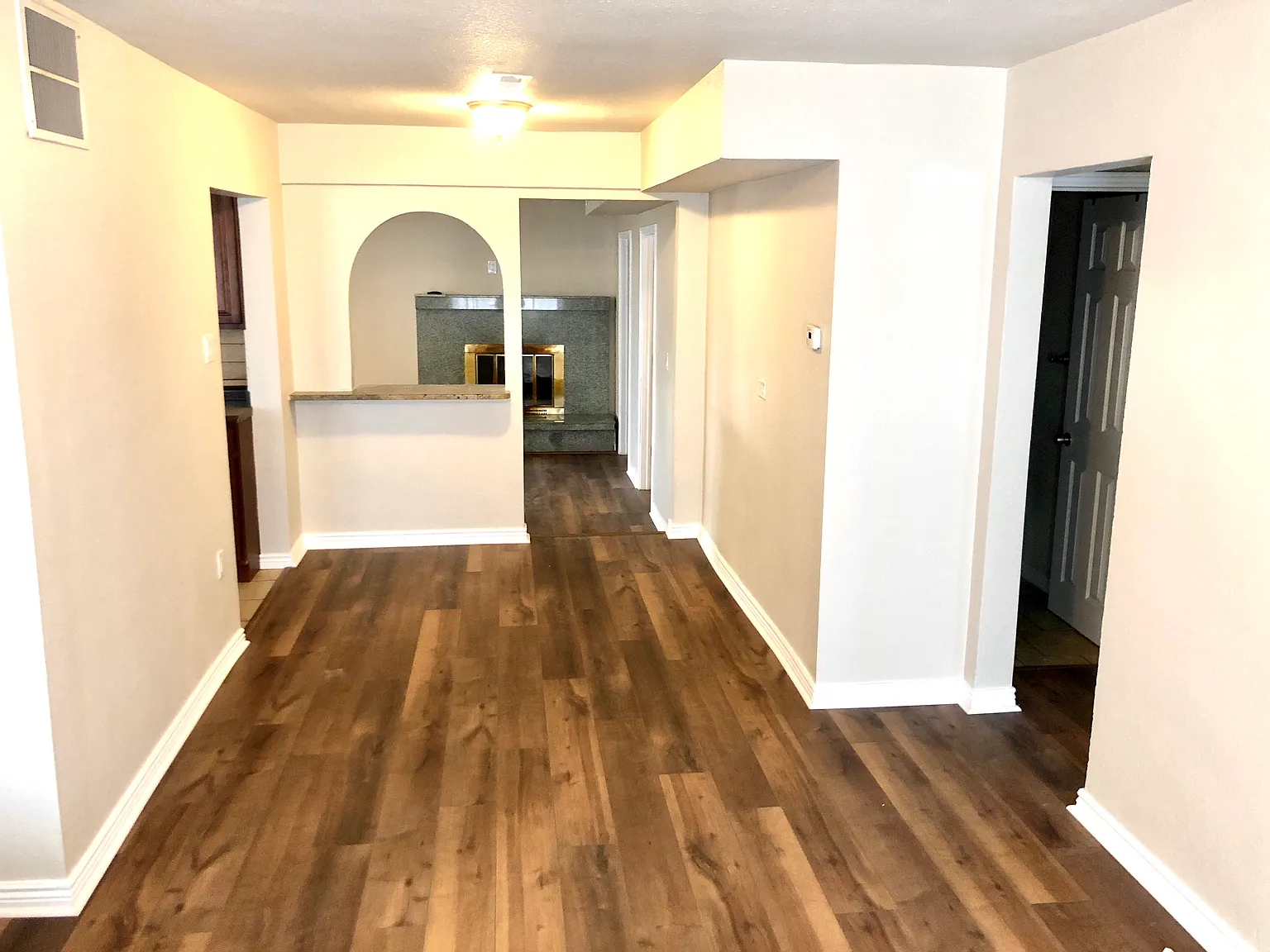 5 bed, 2.5 bath, 2000 sqft, $750 — Photo 3