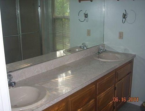 5th image of 105 Dovenshire Dr