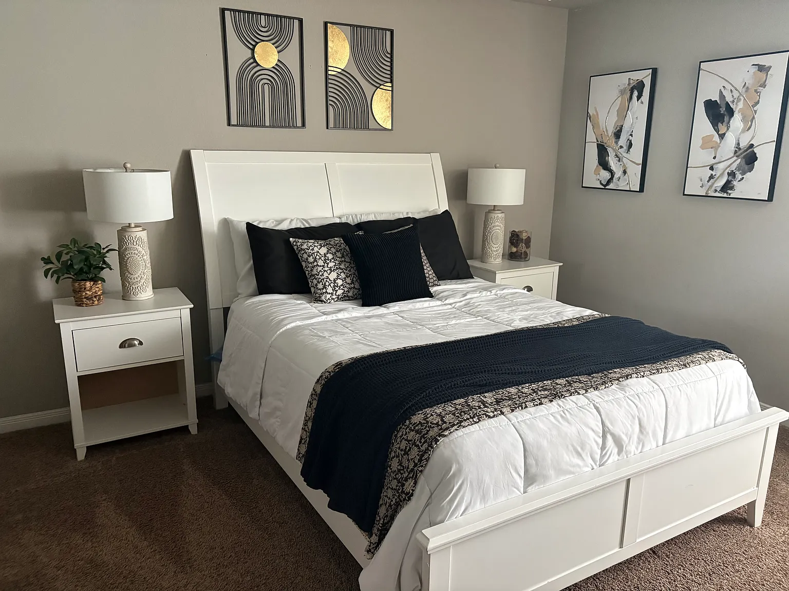 5 bed, 3.5 bath, 3300 sqft, $900 — Photo 2