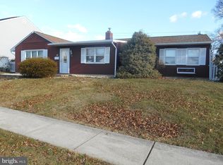 370 Blue Ridge Dr, Levittown, PA 19057