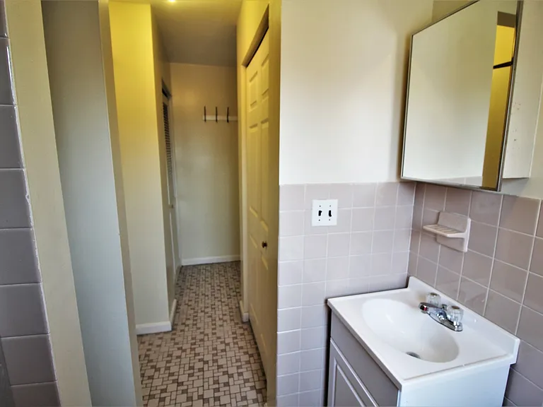 920 Saint Paul St — Photo 23