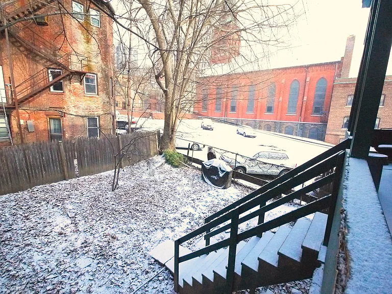 95 Chestnut St #3 — Photo 35