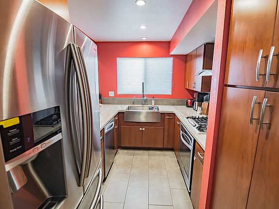 3rd image of 534 Via De La Valle Unit A