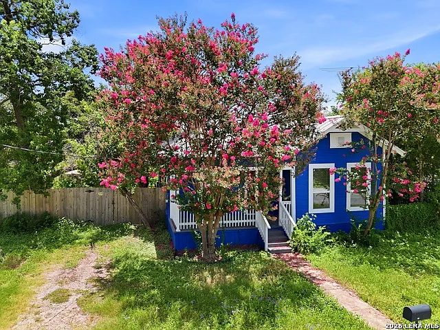 112 Avenue B — Photo 23