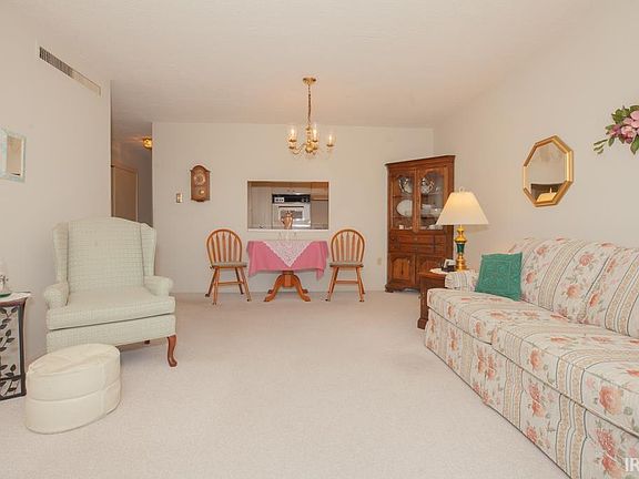 3rd image of 1100 Erie Ave Unit 203