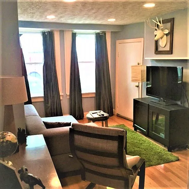 1 bed, 700 sqft, $2,050 — Photo 3