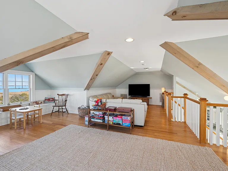 902 Dune Rd — Photo 23