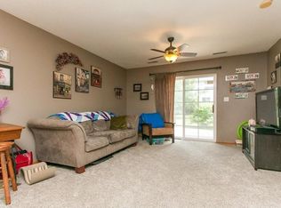 820 Magnolia Ln UNIT 2, Marion, IA 52302