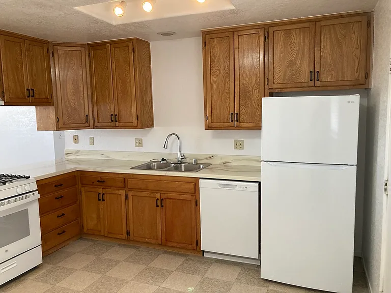 Kitchen/dining area