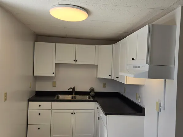 407 Liberty St #2R, Morris, IL 60450