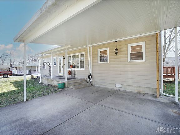 2nd image of 551 Elm Dr