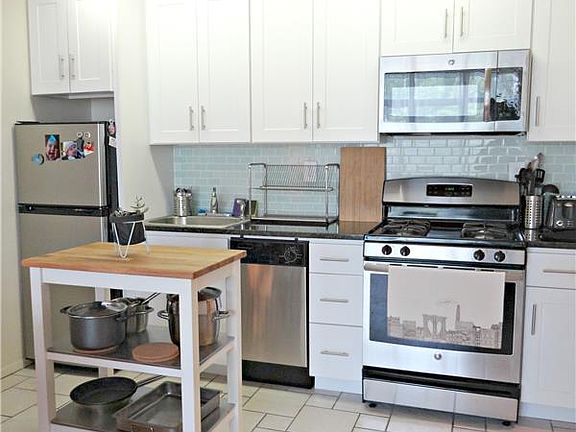 3rd image of 643 E 9th St APT 3A