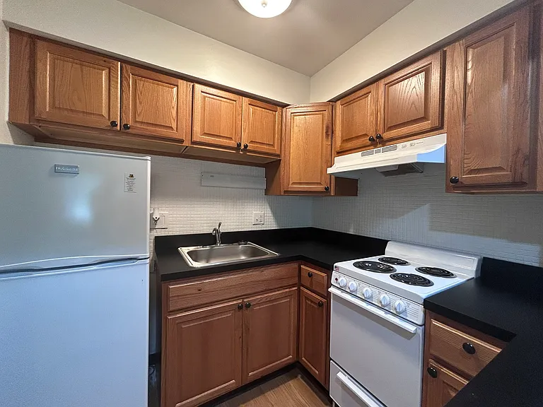 4020 Lindell Blvd #314 — Photo 11
