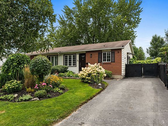 3rd image of 35 Ballantrae Way