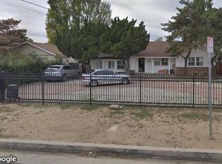 8615 Aqueduct Ave, North Hills, CA 91343