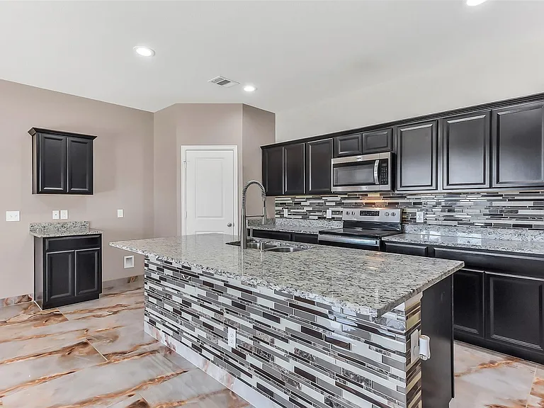 13534 Wembley Heights Dr — Photo 12