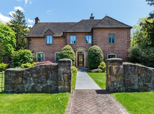 10 Ridge Pl, Pelham, NY 10803