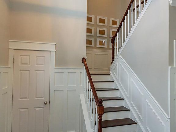 3rd image of 3312 Highwood Ct
