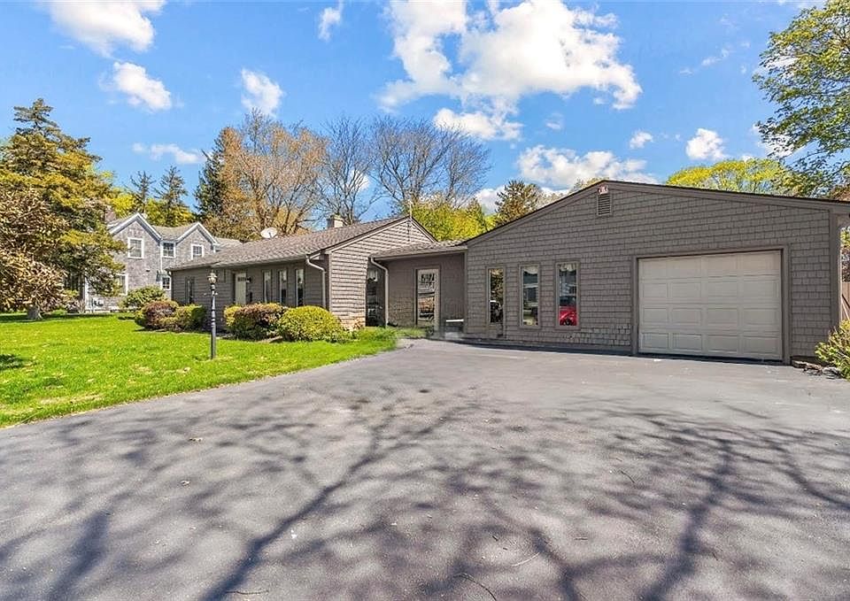 1st image of 32 Ridge Rd