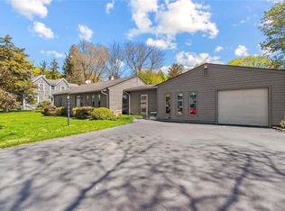 32 Ridge Rd, Bristol, RI 02809