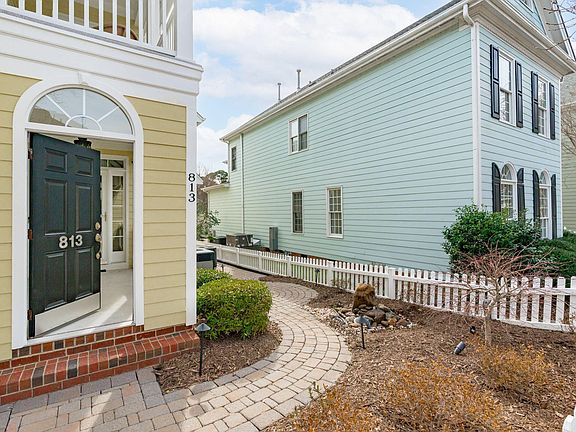 3rd image of 813 Carpenter Town Ln