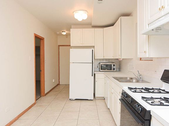2nd image of 920 N Paulina St #I