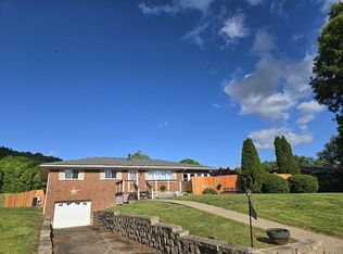 1742 Ravenswood Rd, Ravenswood, WV 26164