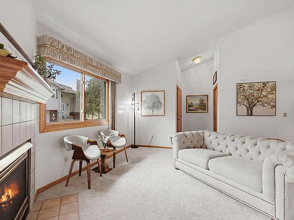 3rd image of 1174 Aston Cir