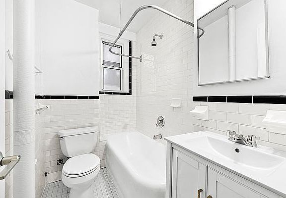 5th image of 115 E 89th St APT 1D