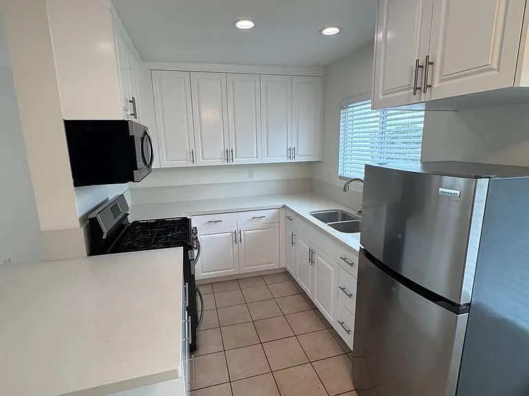 1550 Pacific Beach Dr — Photo 4