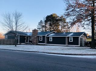 302 S Larson Ave, Chanute, KS 66720