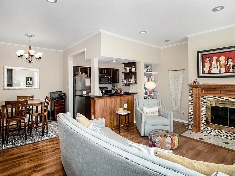 728 Bering Dr #K — Photo 8
