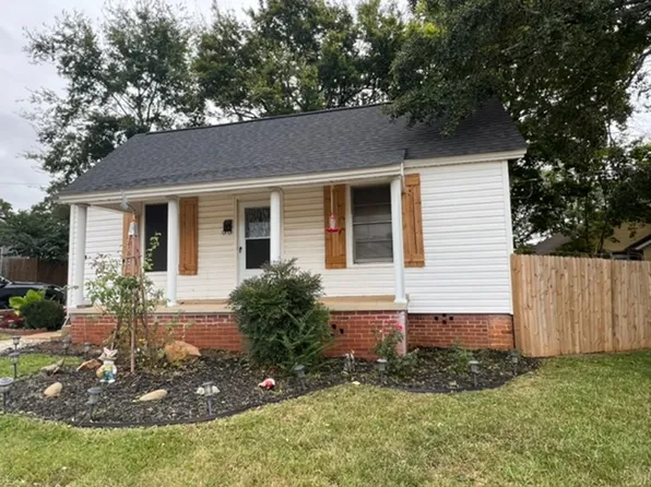 6 7th St, Greer, SC 29651