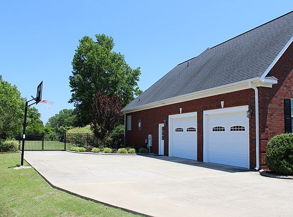 4th image of 219 Gator Dr