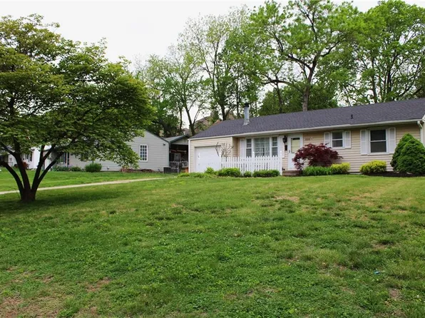 6800 W 76th Ter, Overland Park, KS 66204