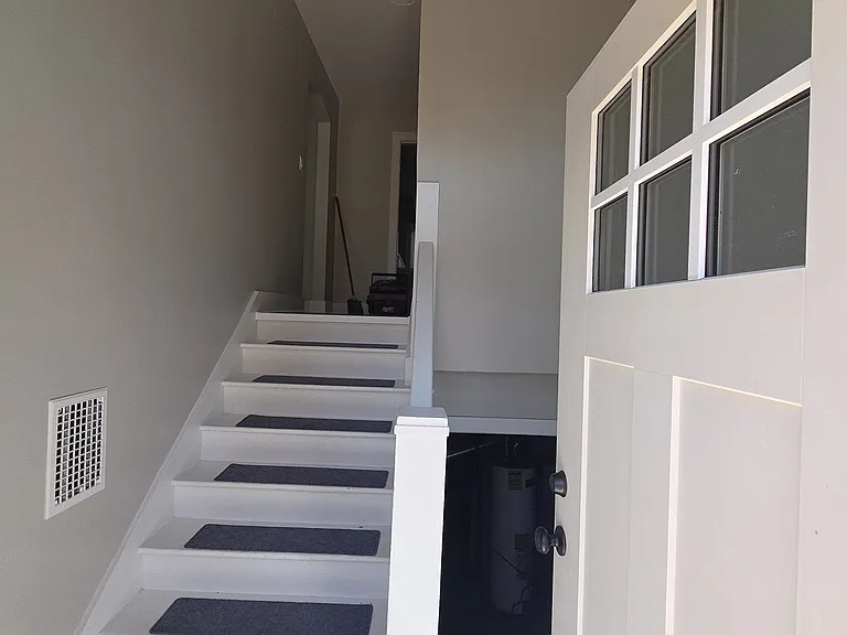 201 N Chestnut St #203 — Photo 8