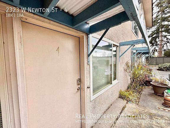 2nd image of 2323 W Newton St #4
