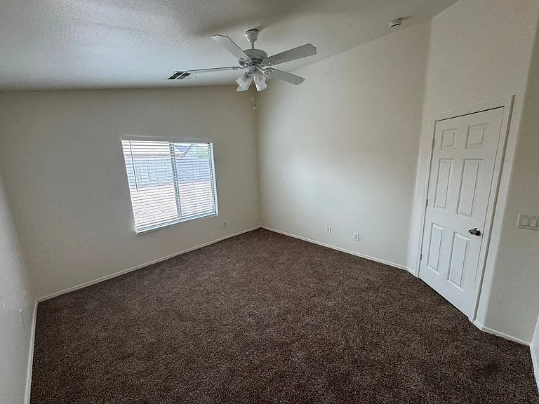 1225 W Darrel Rd — Photo 11