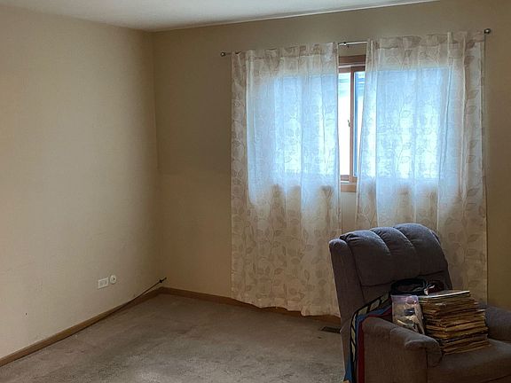 4th image of 6032 Old Creek Ln