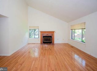 5922 Veranda Dr, Springfield, VA 22152