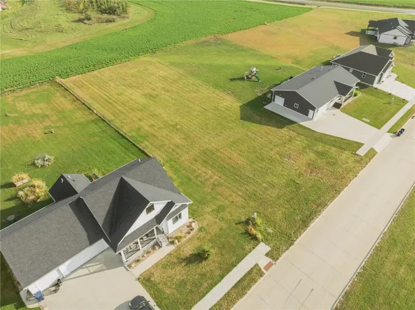 117 Homecoming Ct, Vinton, IA 52349