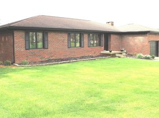 108 Hilltop Ln, Greencastle, IN 46135