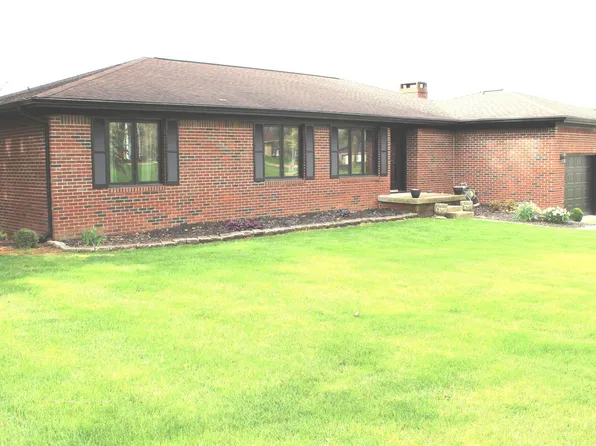 108 Hilltop Ln, Greencastle, IN 46135