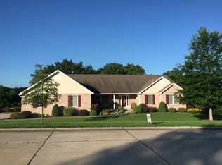 633 Oak Crossing Dr, Villa Ridge, MO 63089
