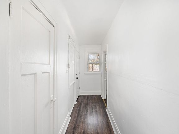 5th image of 3985 Warwick Ave #3