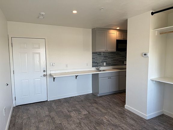 3rd image of 1315 Morena Blvd #1