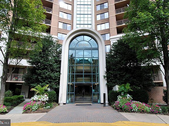 3rd image of 10101 Grosvenor Pl APT 1416
